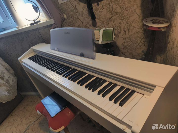 Casio Privia PX-770WE