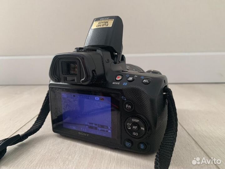 Цифровой зеркальный фотоаппарат Sony SLT-A35