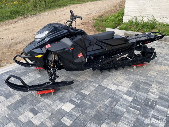 Продам BRP Ski-Doo Summit X Expert 850