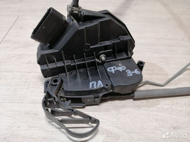 Замок двери передний левый Ford Focus 3 Форд Фокус