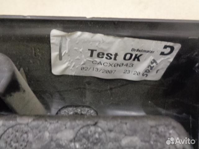 Обшивка двери передней правой Cadillac SRX 2003-2