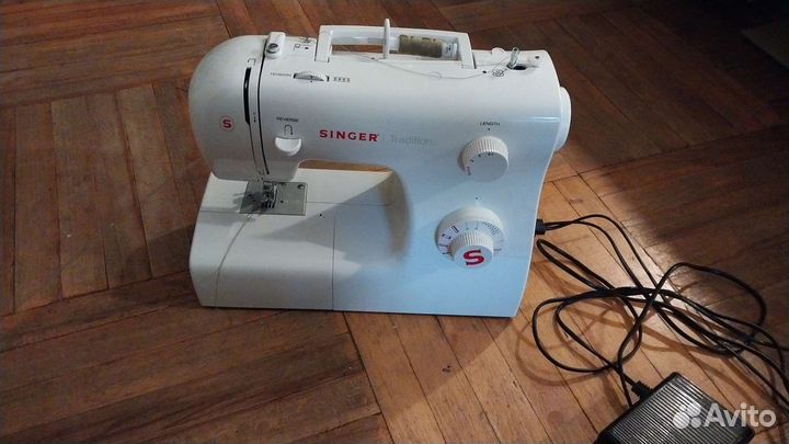Швейная машина Singer Tradition 2250