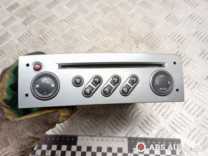Магнитола Renault Scenic 2 рест. 2008 8200562686