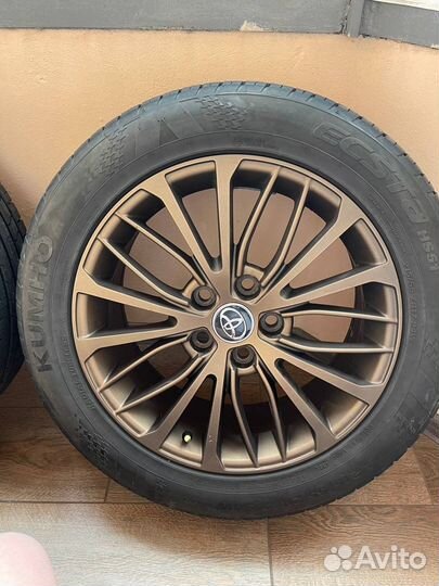 Kumho Ecsta HS51 215/55 R17