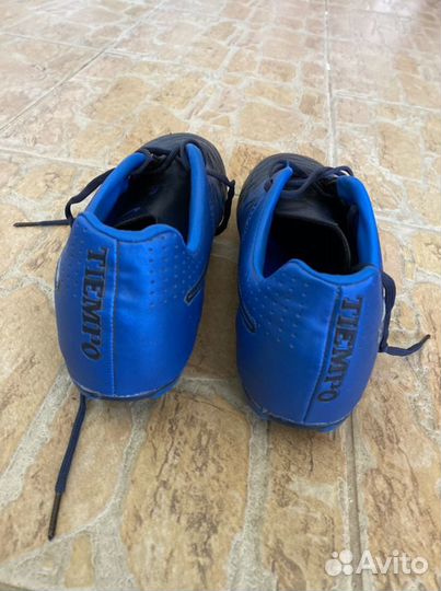 Футбольные бутсы