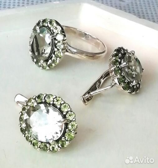 Серьги, кольцо 19 празиолит, хризолит серебро С154