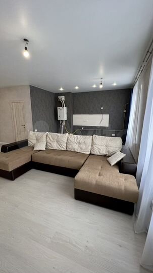 2-к. квартира, 57 м², 3/3 эт.