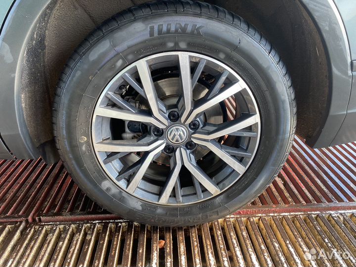 Volkswagen Tiguan 2.0 AT, 2019, 77 000 км