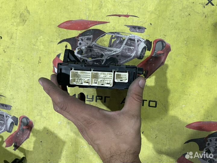 Блок управления подвеской Toyota Lexus lx570 2018