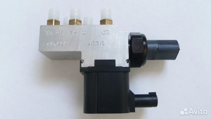 Блок клапанов пневмоподвески Mercedes 211 E-class