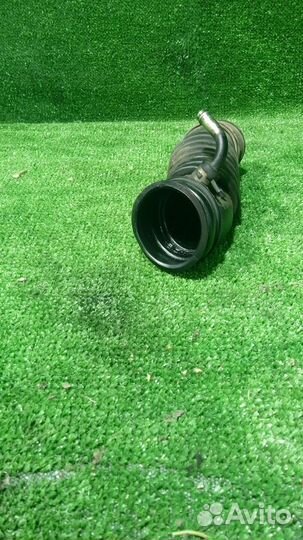 Патрубок воздушного фильтра Toyota Corolla