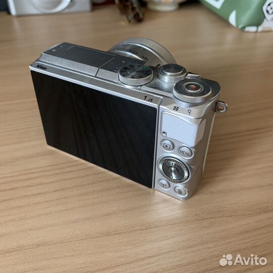 Камера Nikon 1 j5