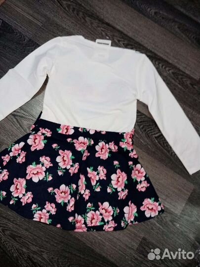 Платье новое 5лет