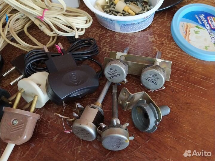 Радио хлам от радиолы ригонда 102