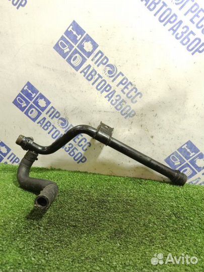 Патрубок системы охлаждения Audi A4 B7 седан 2.0