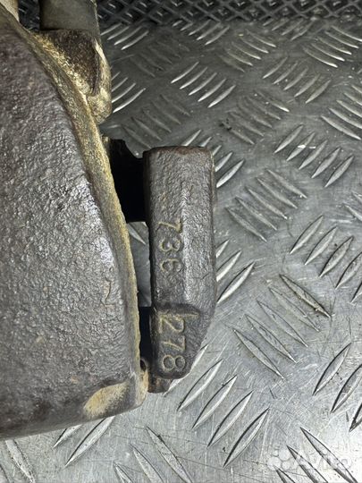 Суппорт передний правый Форд Фокус 2