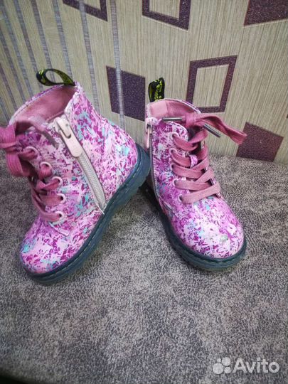 Сапожки для девочки