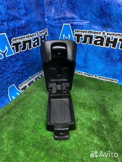 Подлокотник Kia Ceed ED универсал G4FC 2008