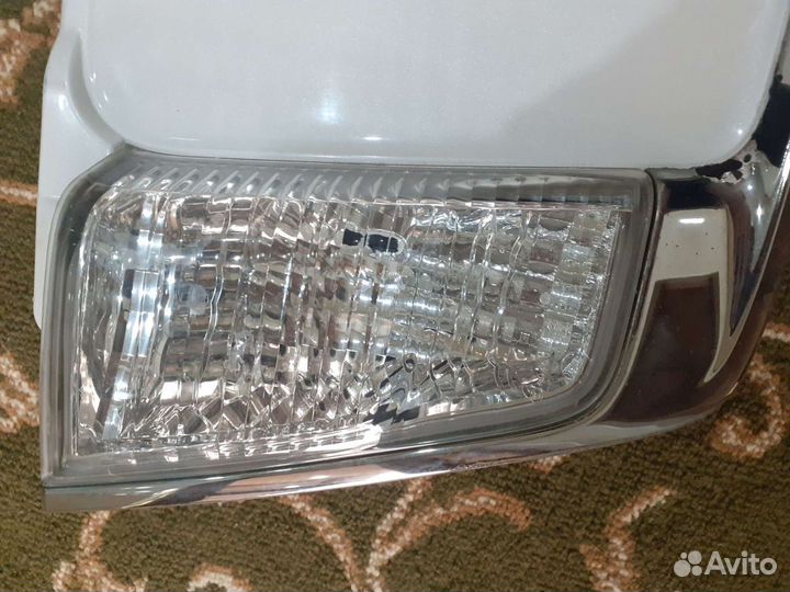 Накладка крышки багажника Лексуса лх 570