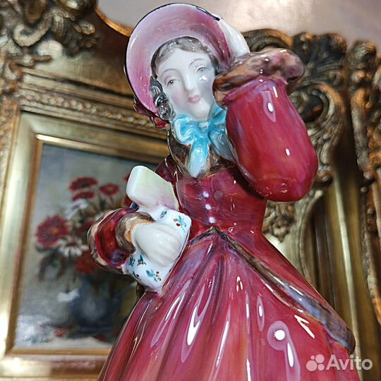 Рождественское время.Статуэтка.Royal Doulton