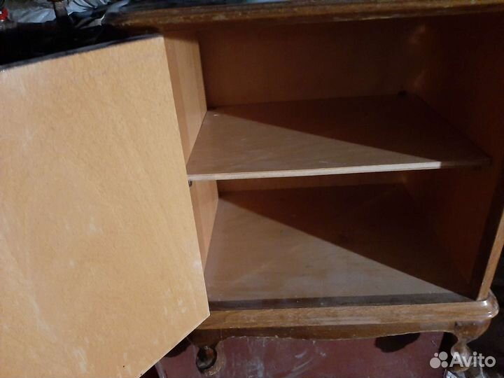 Тумбочка антиквариат