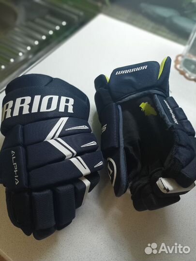 Перчатки хоккейные