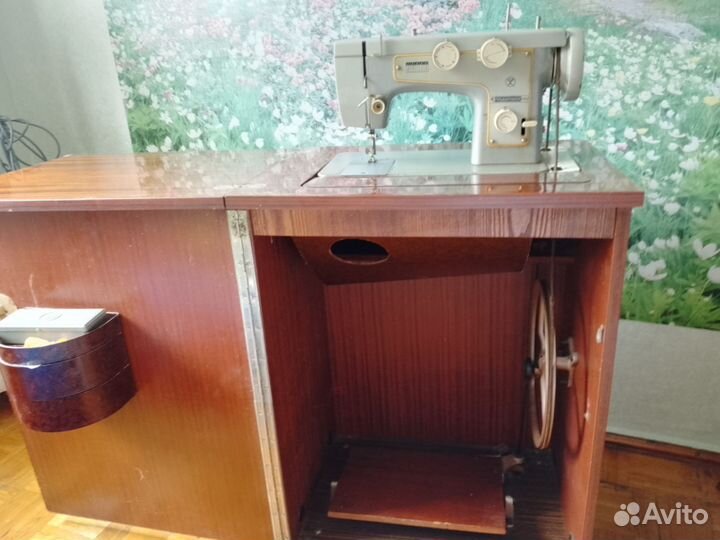 Швейная машина Подольск 142