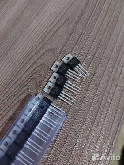 Транзистор irf3205