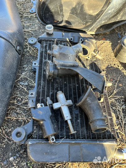 Запчасти на Kawasaki zzr 400-2