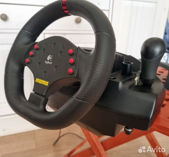 Игровой руль Logitech Momo Racing Force Feedback W