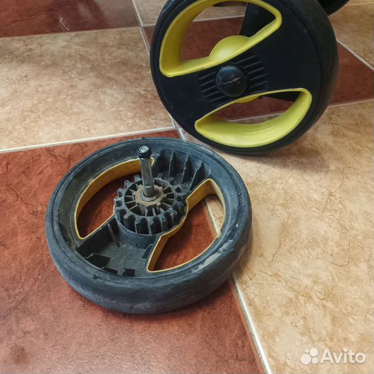 Замена колес Doona