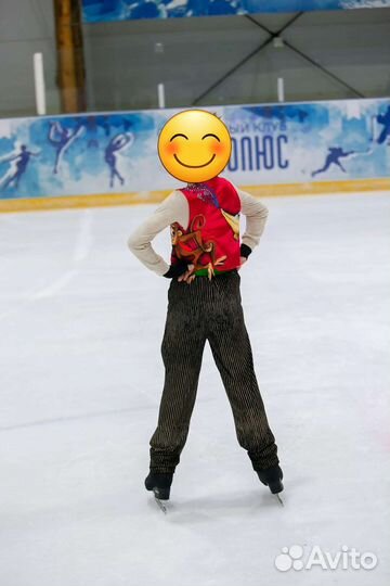 Костюм для выступлений по фигурному катанию