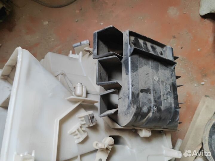 Печка в сборе nissan bluebird U14