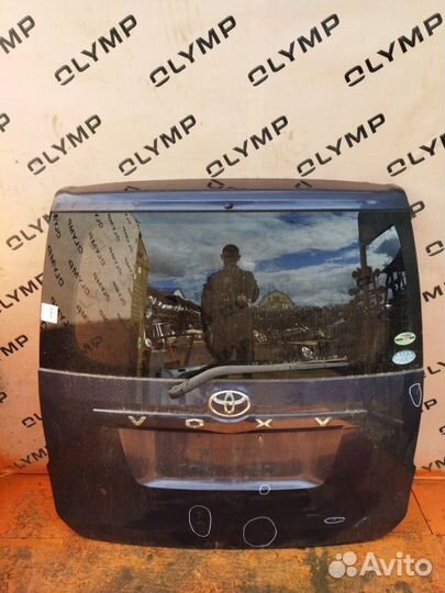 Дверь 5-я Toyota Voxy ZRR70 3ZR-FE 2008