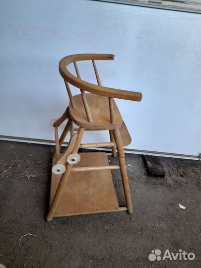 Детский стульчик для кормления