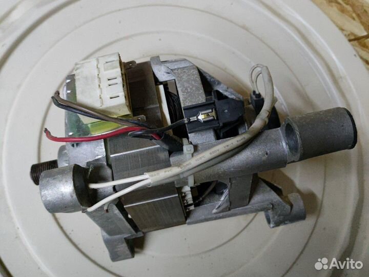 Двигатель от стиральной машины
