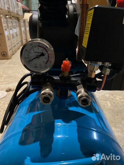 Компрессор воздушный ременной 100л