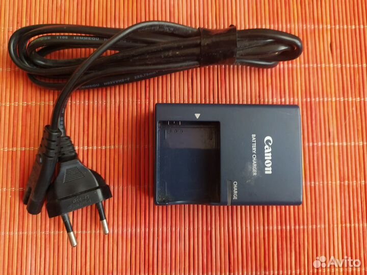 Зарядное устройство CB-2LXE Canon
