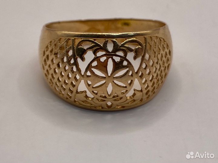 Золотое кольцо 2,92 гр. р 20