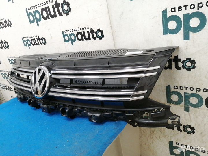 Решетка радиатора 5N0853653E Volkswagen Tiguan I
