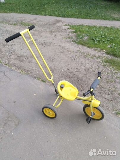 Детский трехколесный велосипед