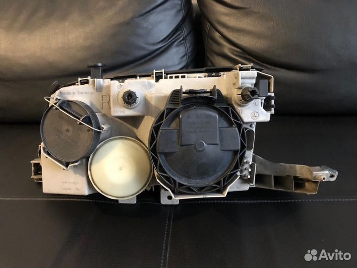 Правая Фара на Mercedes Benz C240