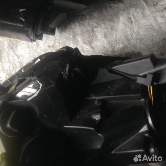 Фара Киа Венга Venga 2013 г