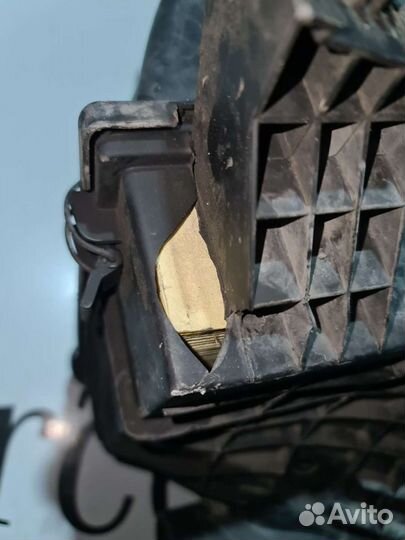 Корпус воздушного фильтра Mercedes Sprinter