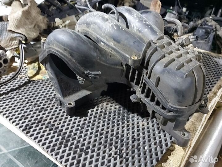 Коллектор впускной Ford Mondeo 3 2000-2007 2.0