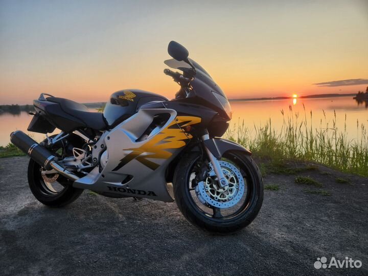 Honda cbr600f4