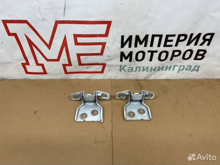 Петля двери Renault Duster K4MA690 2014