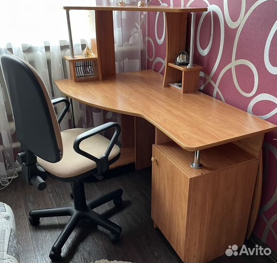 Компьютерный стол