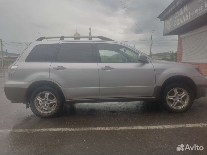 Mitsubishi Outlander 2.4 AT, 2004, 200 000 км