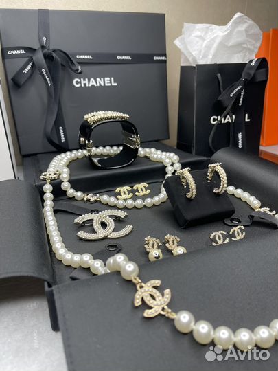 Жемчужное ожерелье Chanel